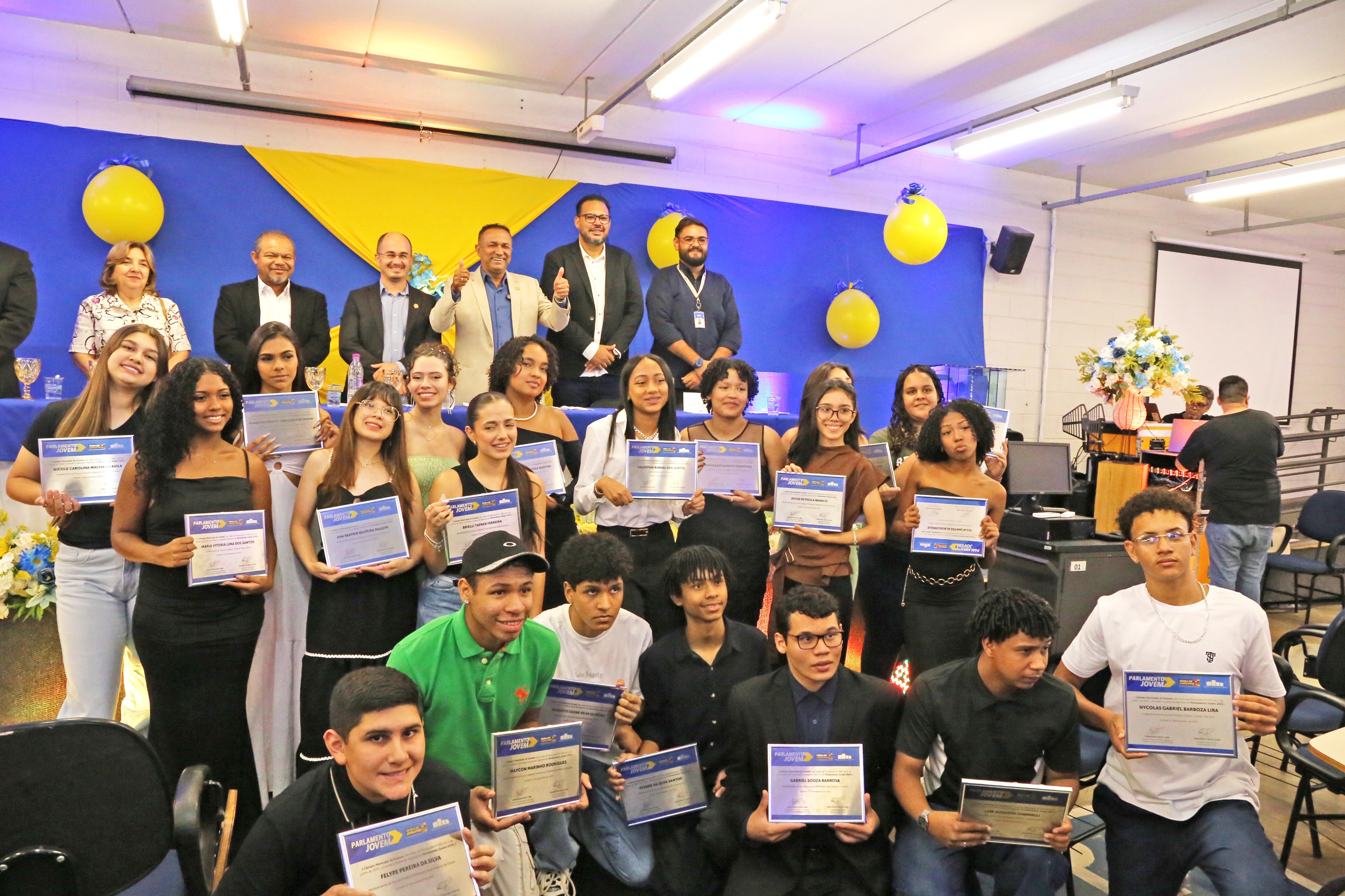 Estudantes eleitos para o Parlamento Jovem 2026 tomam posse